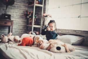 How to find fun activities to keep your child busy